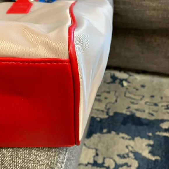 Hello Kitty Tote - Picture 3 of 9